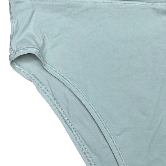 Skims Fits Everybody Cheeky Brief in Talc 3X NWT - Picture 2 of 9